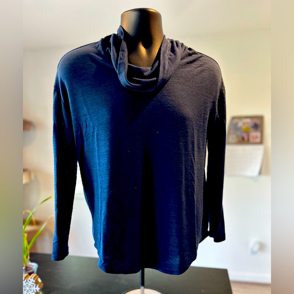 Banana republic sweater size small